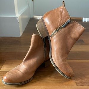 Lucky Brand Zip-Up Booties